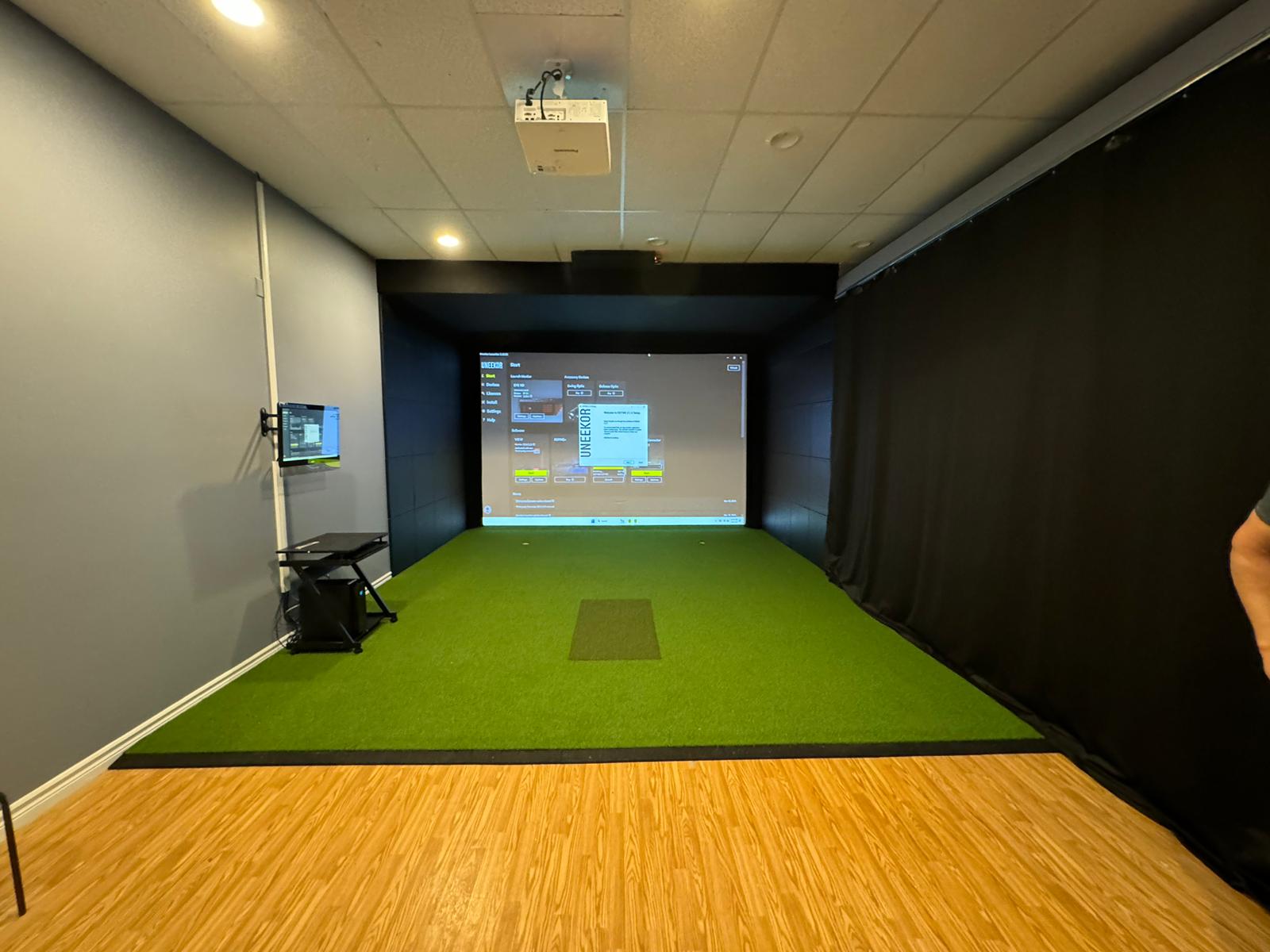 Built-In Home Golf Simulators: For the Mansion Owner In All of Us